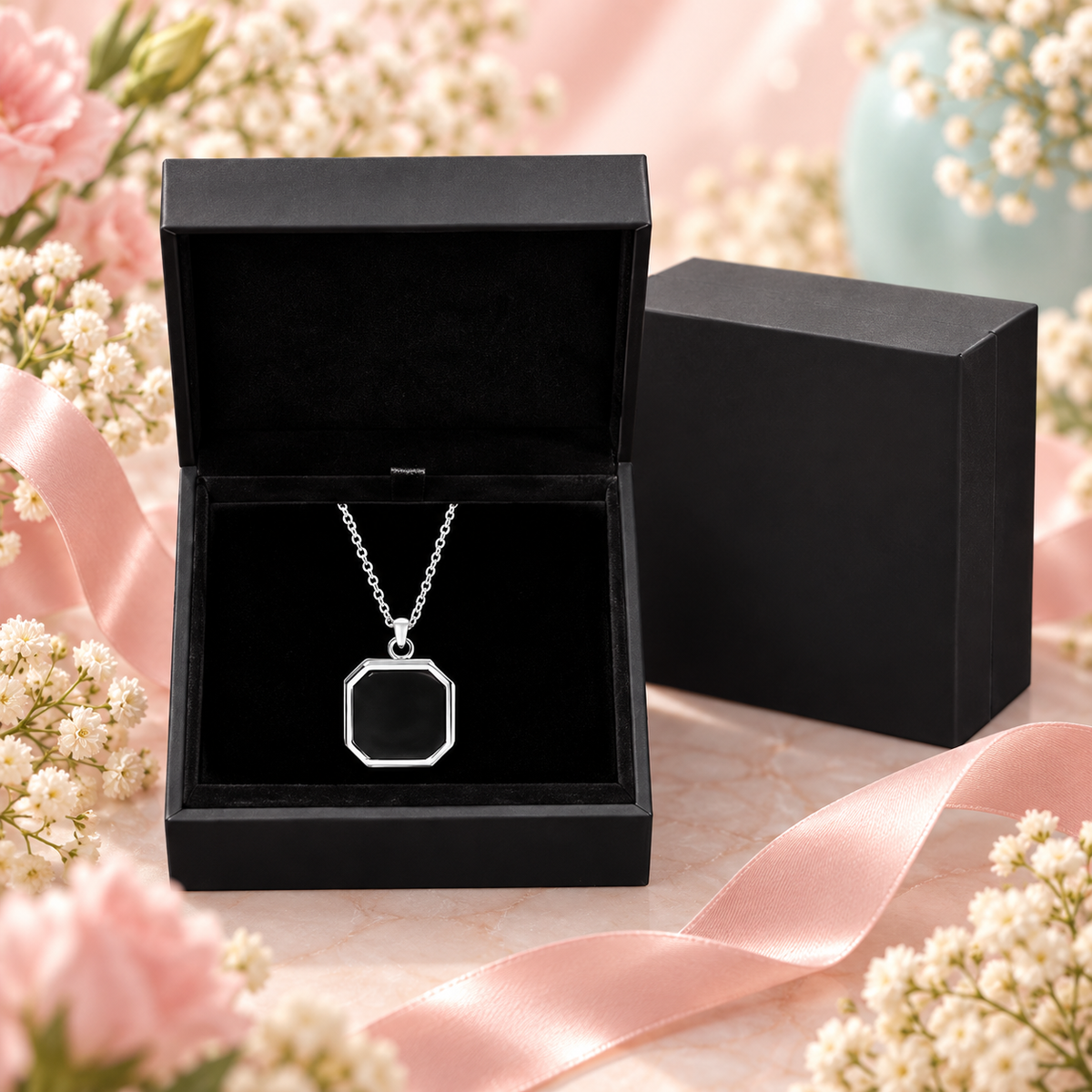 Magic Heat-Reveal Photo Necklace